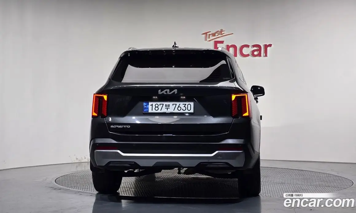 Kia Sorento 2023 2.2 автомат (гидро), фото 4