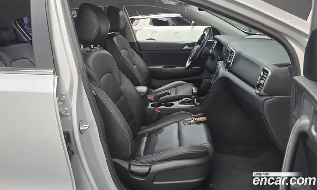 Kia Sportage 2015 1.7 автомат (гидро), миниатюра 11