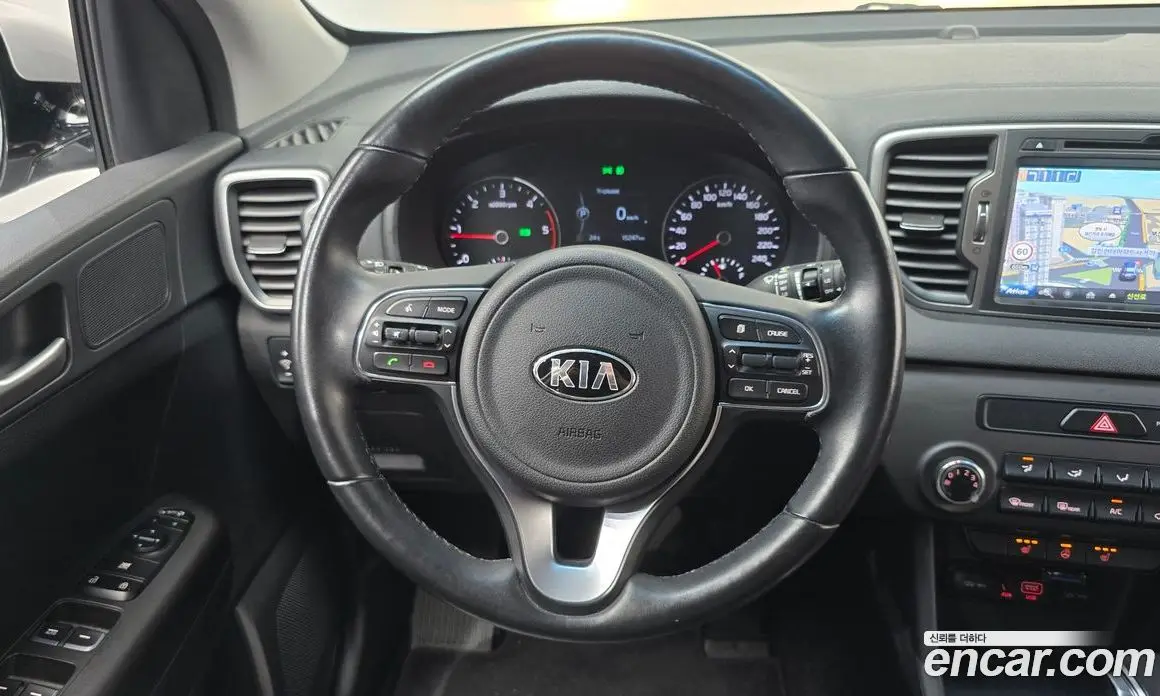 Kia Sportage 2015 1.7 автомат (гидро), фото 13
