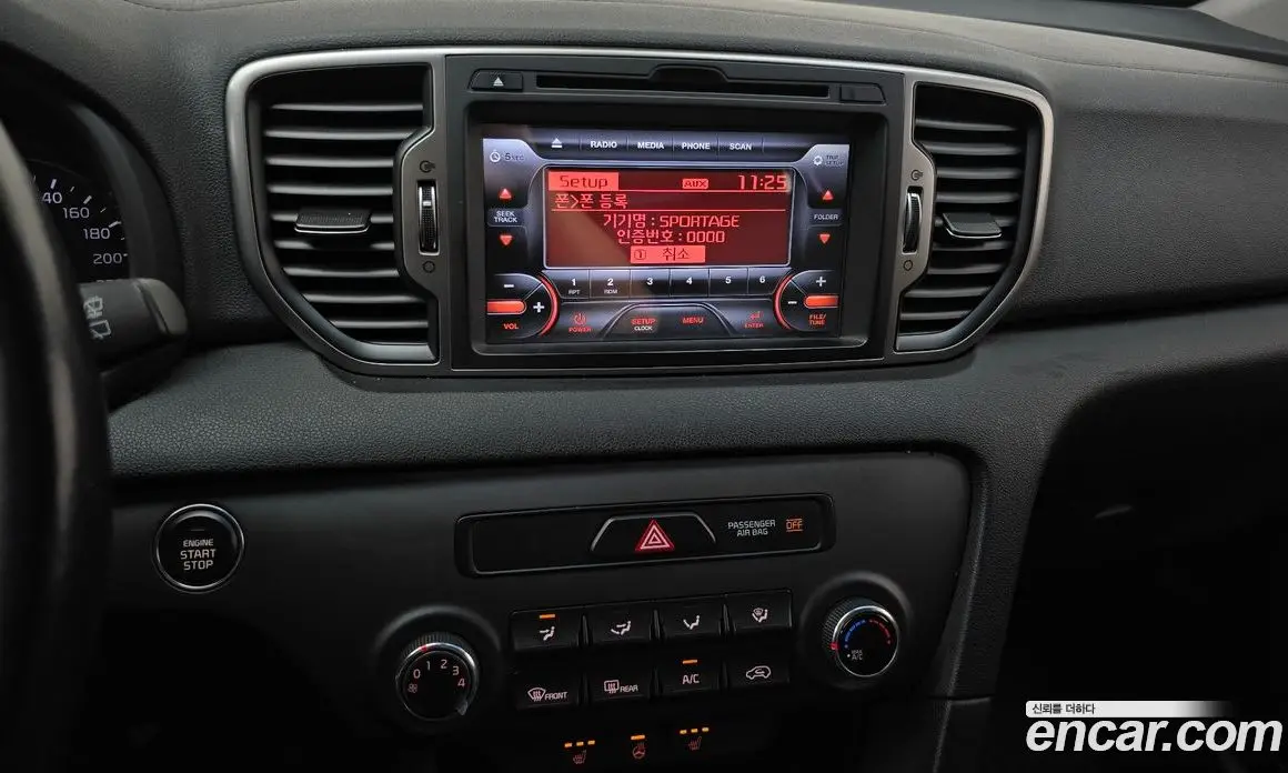 Kia Sportage 2015 1.7 автомат (гидро), фото 14