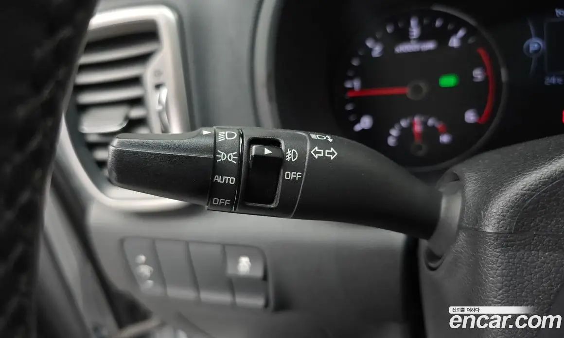Kia Sportage 2015 1.7 автомат (гидро), фото 16