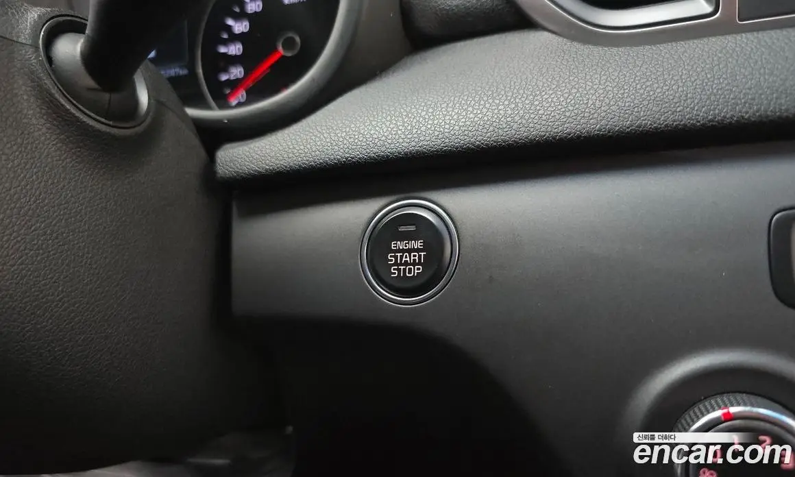 Kia Sportage 2015 1.7 автомат (гидро), фото 17