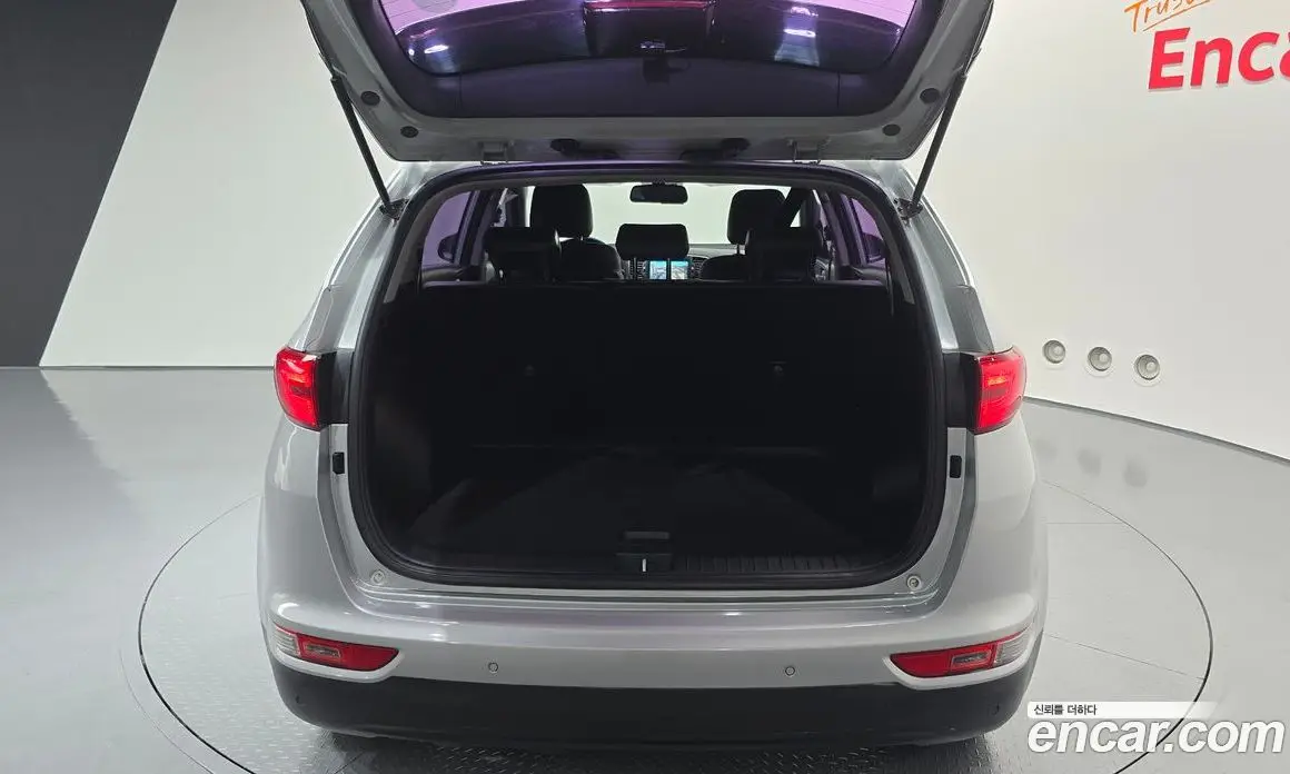 Kia Sportage 2015 1.7 автомат (гидро), фото 20