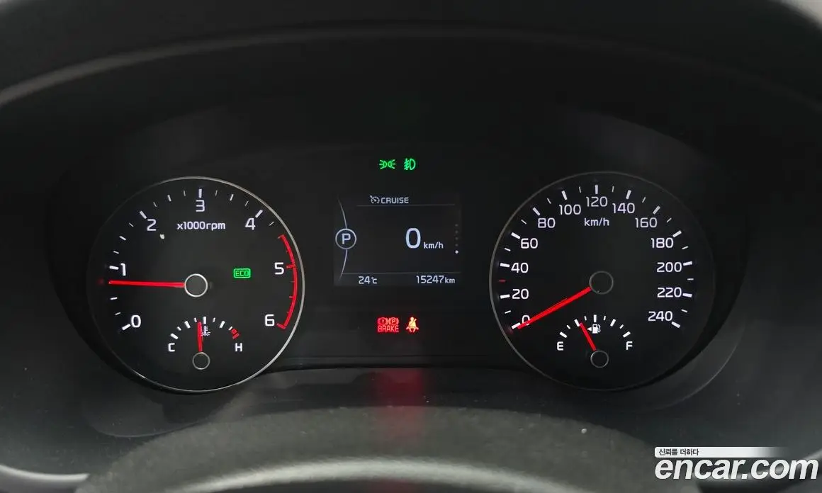 Kia Sportage 2015 1.7 автомат (гидро), фото 8