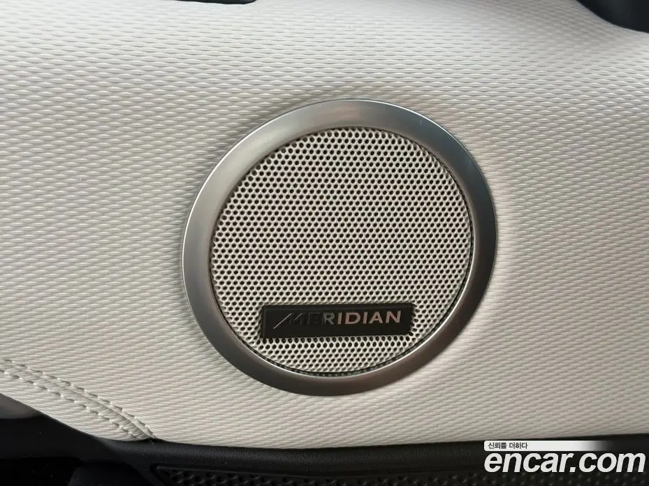Land Rover Discovery 2022 3.0 автомат (гидро), фото 15