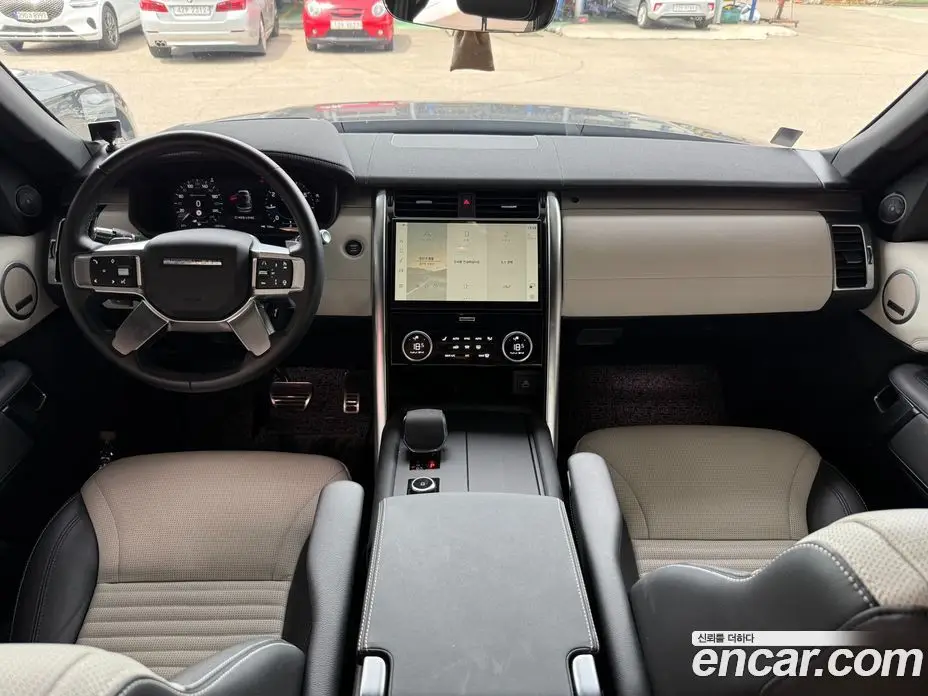 Land Rover Discovery 2022 3.0 автомат (гидро), фото 5