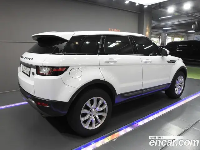 Land Rover Range Rover Evoque 2018 2.0 автомат (гидро), миниатюра 2