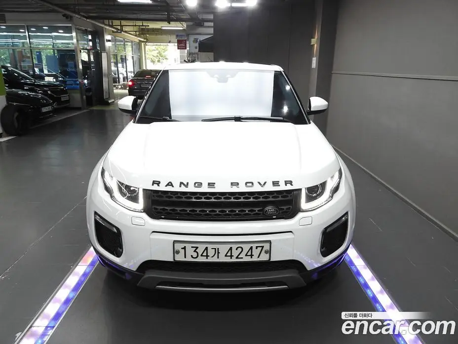 Land Rover Range Rover Evoque 2018 2.0 автомат (гидро), фото 3