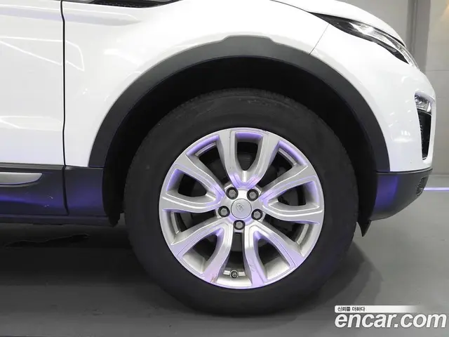 Land Rover Range Rover Evoque 2018 2.0 автомат (гидро), миниатюра 5