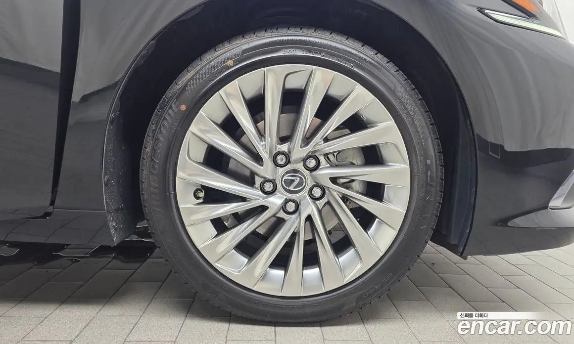 Lexus ES 2021 2.5 автомат (гидро), фото 5 Lexus ES 2021 2.5 автомат (гидро), фото 5