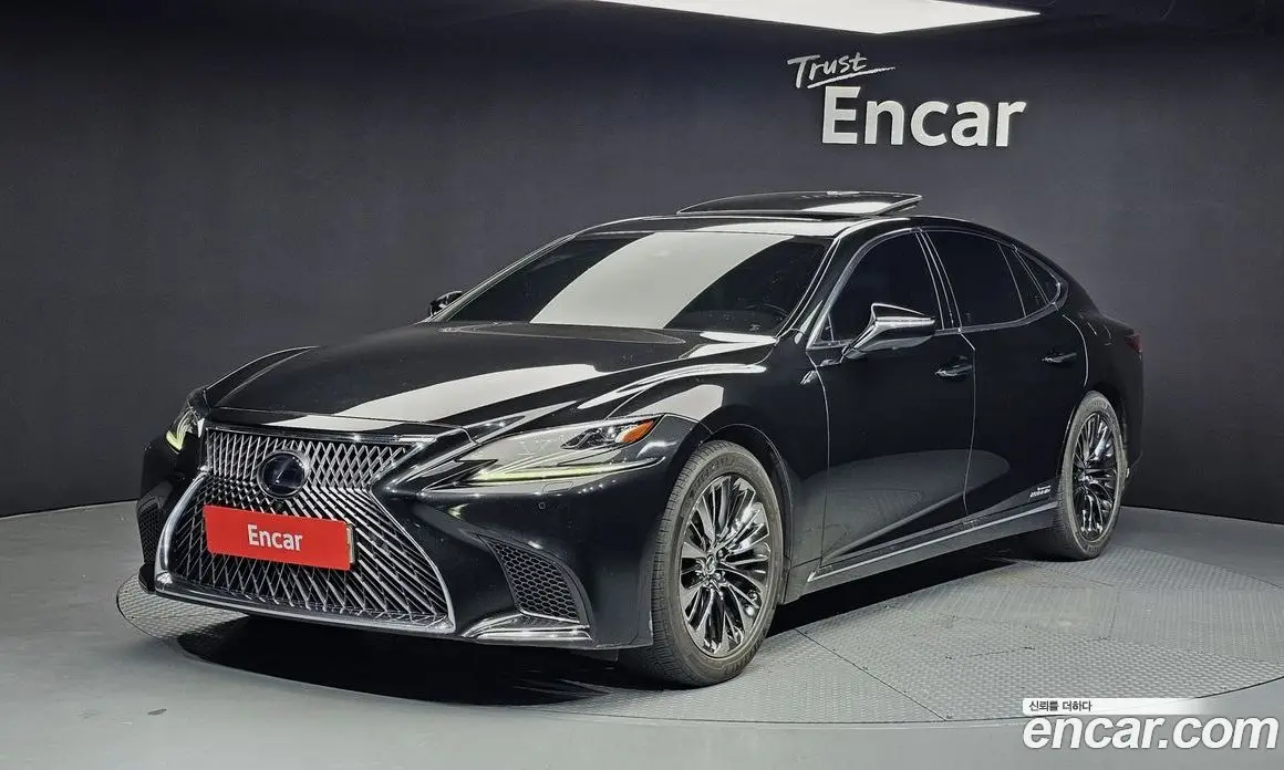 Lexus LS 2018 3.5 автомат (гидро), фото 1 Lexus LS 2018 3.5 автомат (гидро), фото 1