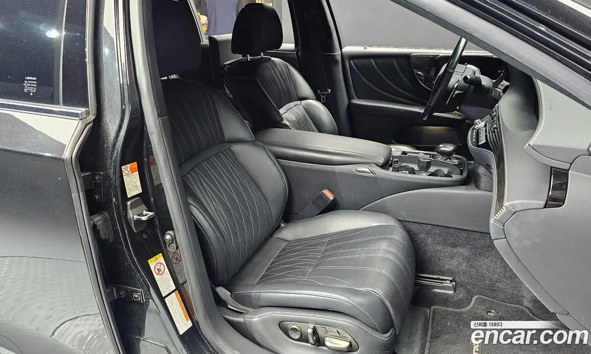 Lexus LS 2018 3.5 автомат (гидро), фото 12 Lexus LS 2018 3.5 автомат (гидро), фото 12