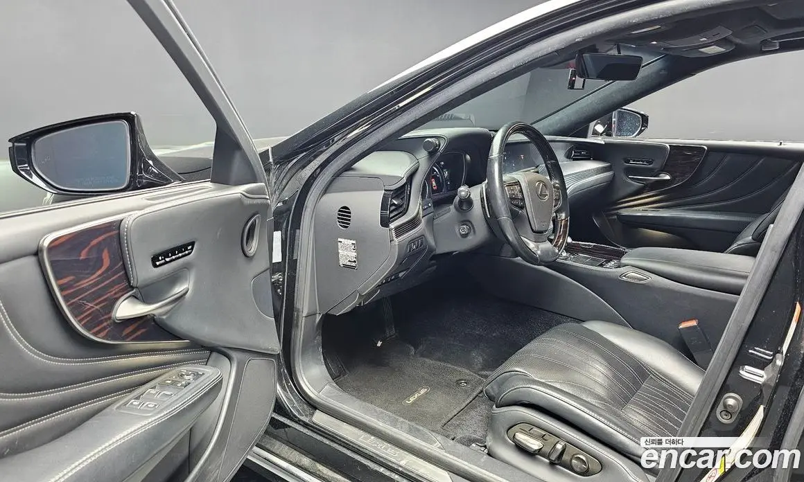 Lexus LS 2018 3.5 автомат (гидро), фото 10 Lexus LS 2018 3.5 автомат (гидро), фото 10