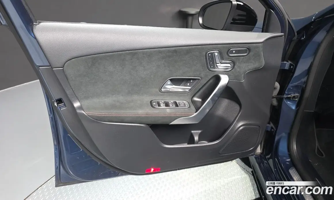 Mercedes-Benz A-Class 2023 2.0 автомат (гидро), фото 14