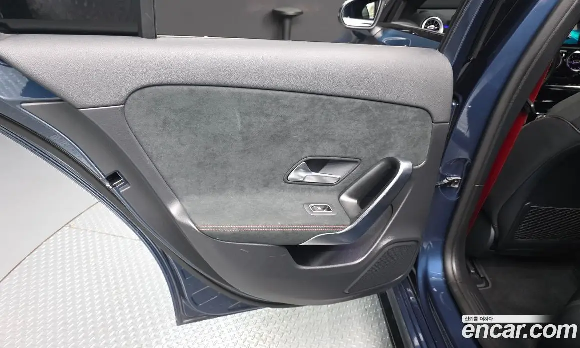Mercedes-Benz A-Class 2023 2.0 автомат (гидро), фото 15