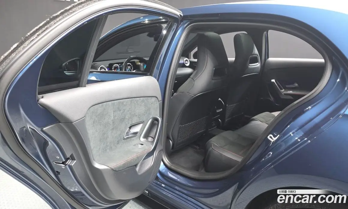 Mercedes-Benz A-Class 2023 2.0 автомат (гидро), фото 16