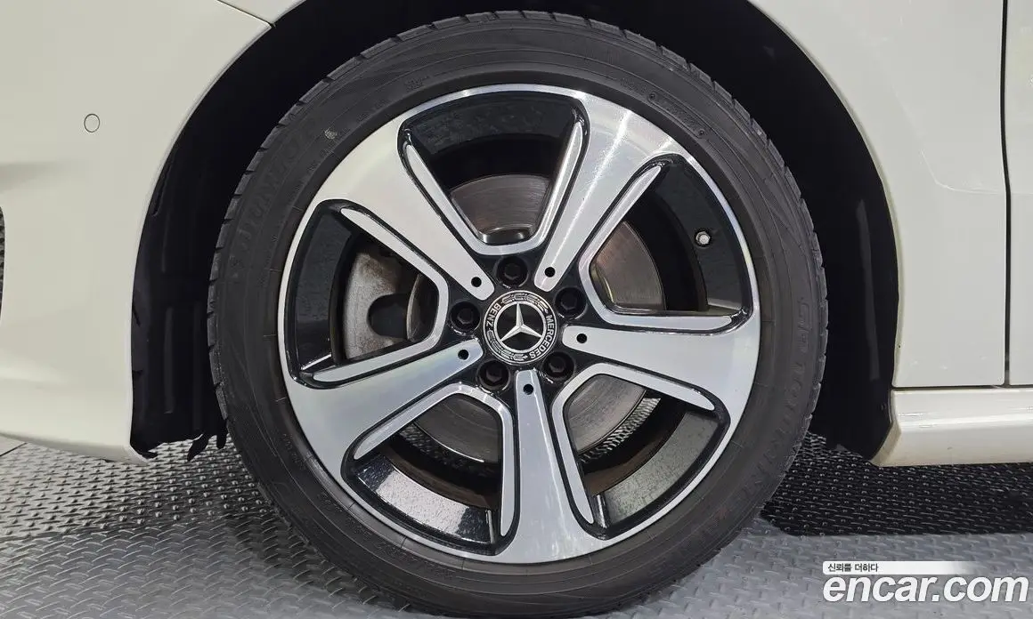 Mercedes-Benz B-Class 2018 2.0 автомат (гидро), фото 5