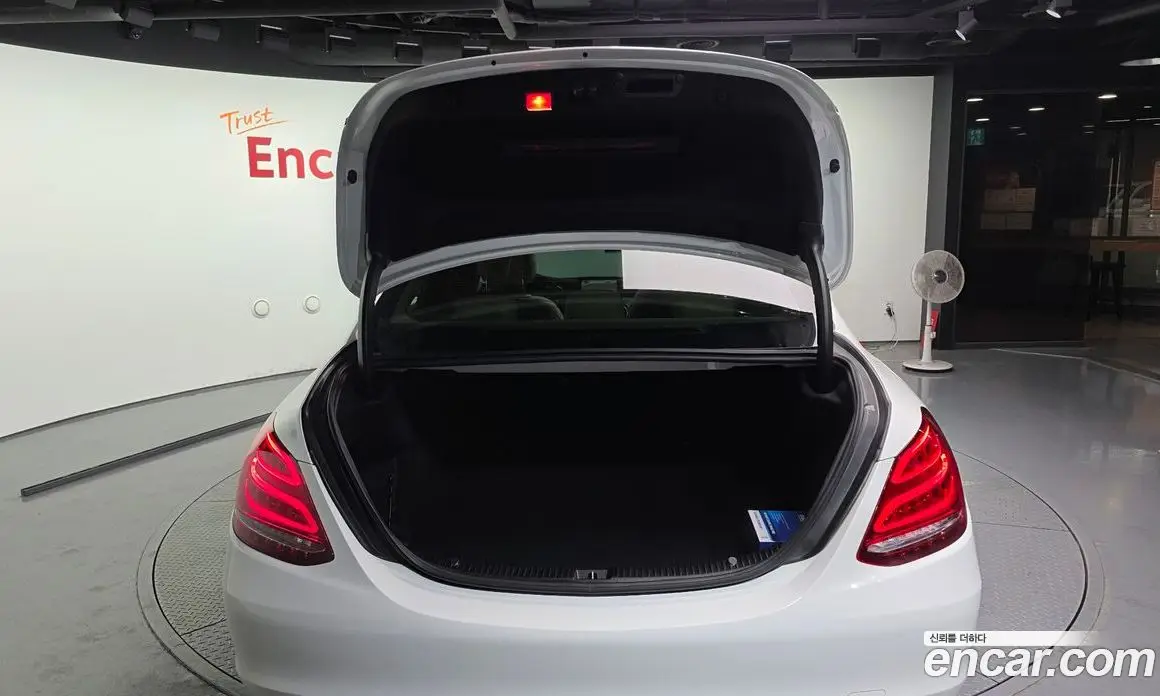 Mercedes-Benz C-Class 2016 2.1 автомат (гидро), фото 20 Mercedes-Benz C-Class 2016 2.1 автомат (гидро), фото 20