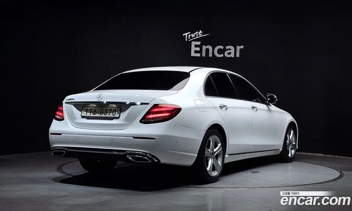 Mercedes-Benz E-Class 2016 1.9 автомат (гидро), фото 2 Mercedes-Benz E-Class 2016 1.9 автомат (гидро), фото 2