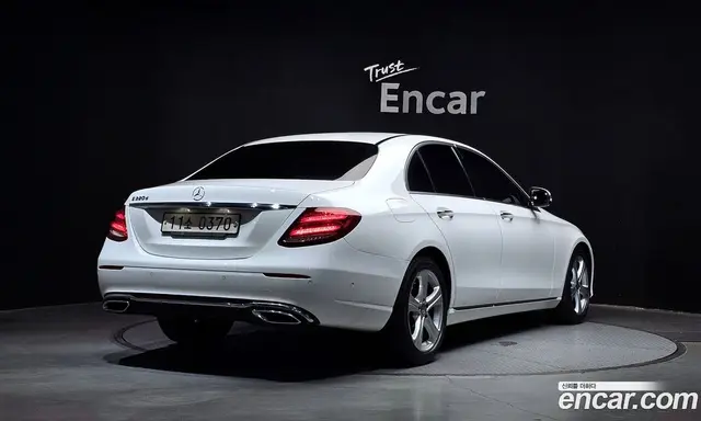 Mercedes-Benz E-Class 2016 1.9 автомат (гидро), миниатюра 2 Mercedes-Benz E-Class 2016 1.9 автомат (гидро), миниатюра 2