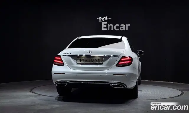 Mercedes-Benz E-Class 2016 1.9 автомат (гидро), миниатюра 4 Mercedes-Benz E-Class 2016 1.9 автомат (гидро), миниатюра 4