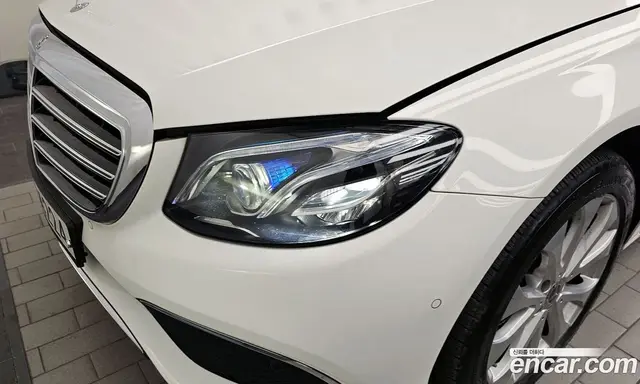 Mercedes-Benz E-Class 2018 1.9 автомат (гидро), миниатюра 8