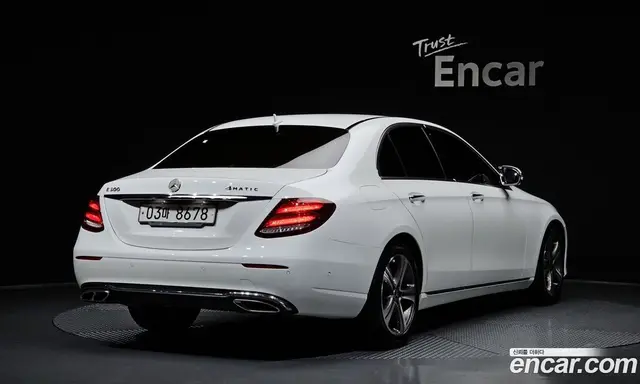 Mercedes-Benz E-Class 2018 2.0 автомат (гидро), миниатюра 2