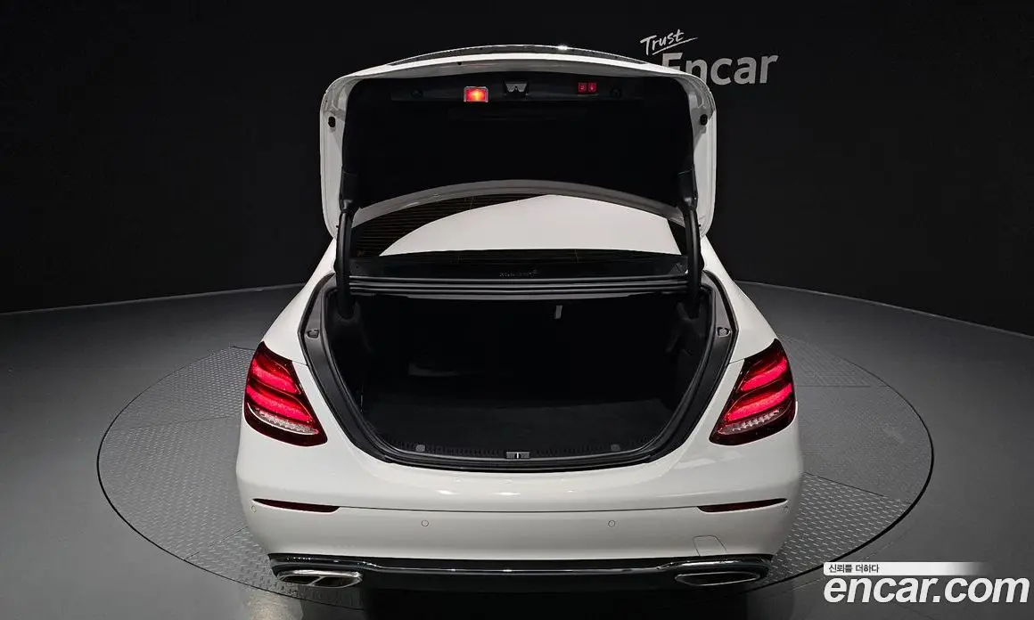 Mercedes-Benz E-Class 2018 2.0 автомат (гидро), фото 20