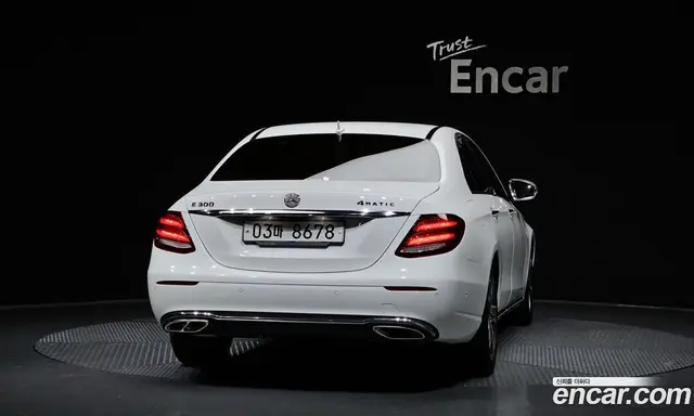 Mercedes-Benz E-Class 2018 2.0 автомат (гидро), миниатюра 4