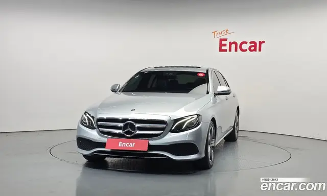 Mercedes-Benz E-Class 2019 2.0 автомат (гидро), миниатюра 3