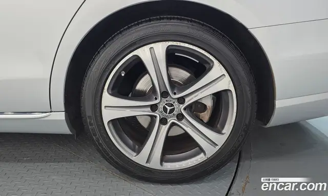 Mercedes-Benz E-Class 2019 2.0 автомат (гидро), миниатюра 5