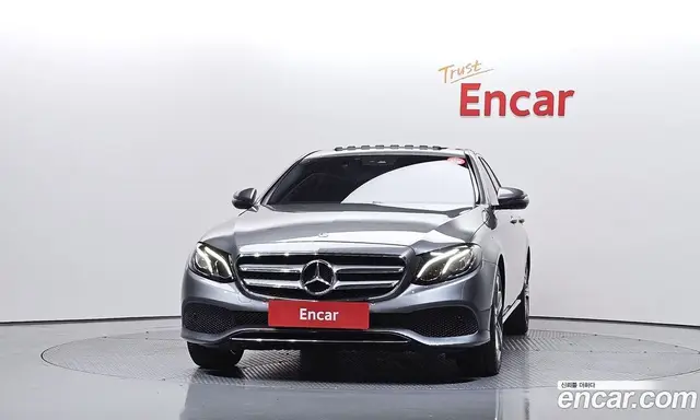 Mercedes-Benz E-Class 2019 2.0 автомат (гидро), миниатюра 3