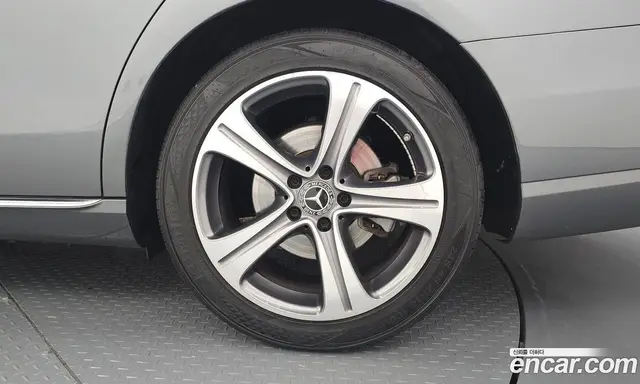 Mercedes-Benz E-Class 2019 2.0 автомат (гидро), миниатюра 7