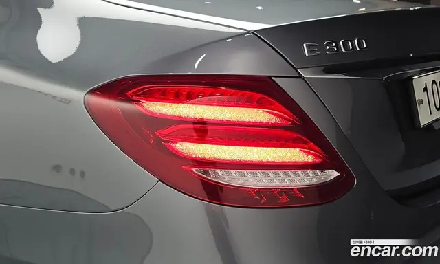 Mercedes-Benz E-Class 2019 2.0 автомат (гидро), миниатюра 9