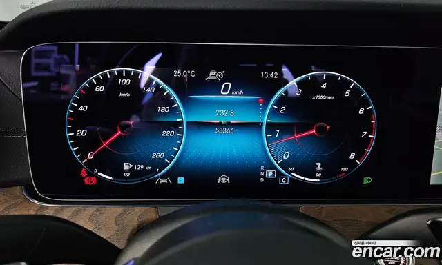 Mercedes-Benz E-Class 2022 2.0 автомат (гидро), миниатюра 11