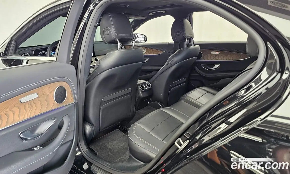 Mercedes-Benz E-Class 2022 2.0 автомат (гидро), фото 16