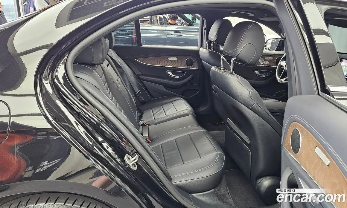 Mercedes-Benz E-Class 2022 2.0 автомат (гидро), фото 18