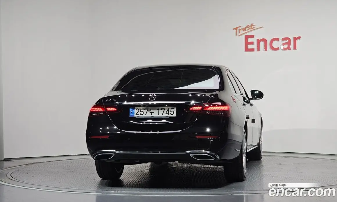 Mercedes-Benz E-Class 2022 2.0 автомат (гидро), фото 4