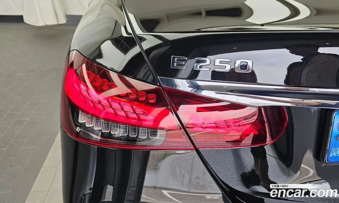 Mercedes-Benz E-Class 2022 2.0 автомат (гидро), фото 9