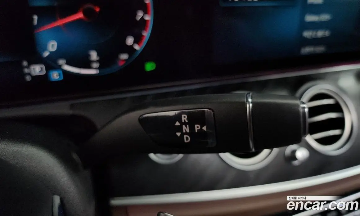 Mercedes-Benz E-Class 2022 2.0 автомат (гидро), фото 18