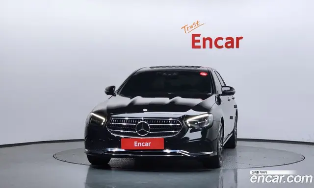 Mercedes-Benz E-Class 2022 2.0 автомат (гидро), миниатюра 3
