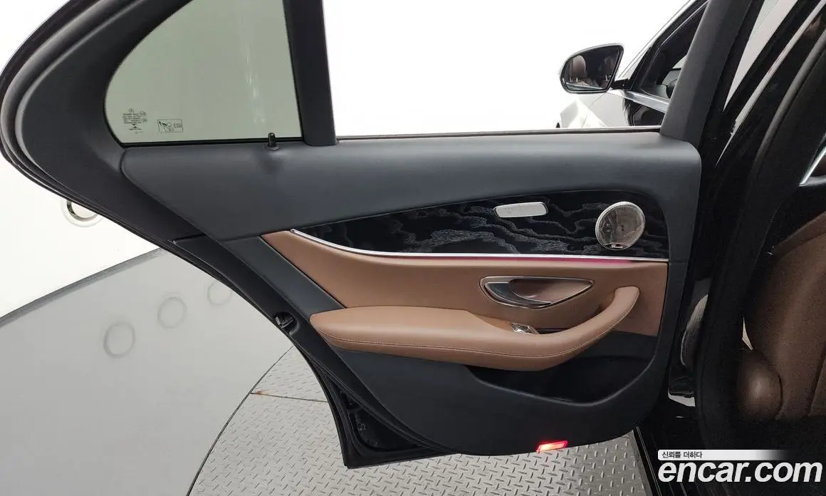 Mercedes-Benz E-Class 2022 2.0 автомат (гидро), фото 31