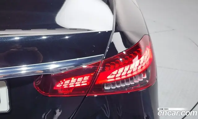 Mercedes-Benz E-Class 2022 2.0 автомат (гидро), миниатюра 7