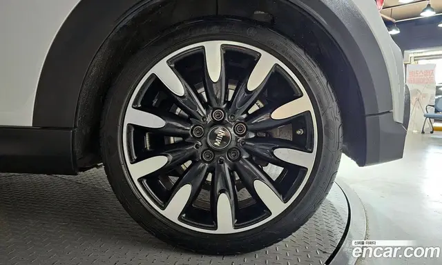 Mini Cooper 2021 2.0 автомат (гидро), миниатюра 7