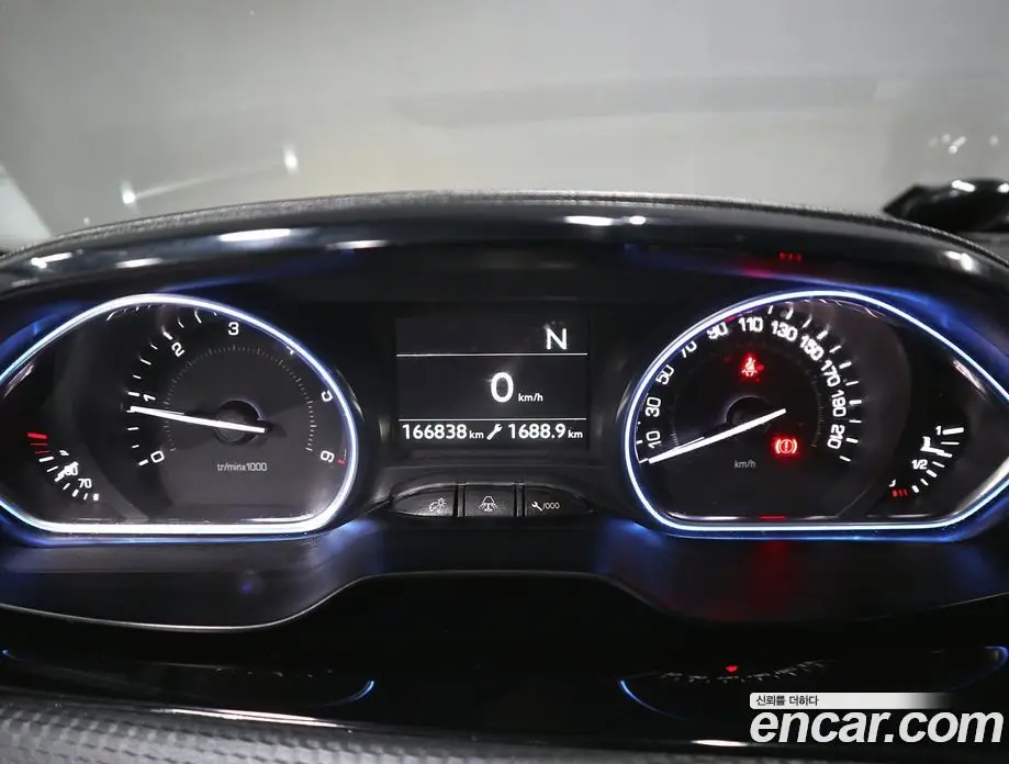 Peugeot 2008 2015 1.6 автомат (гидро), фото 7