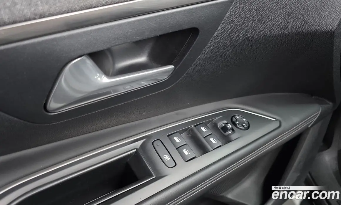 Peugeot 3008 2018 1.6 автомат (гидро), фото 20