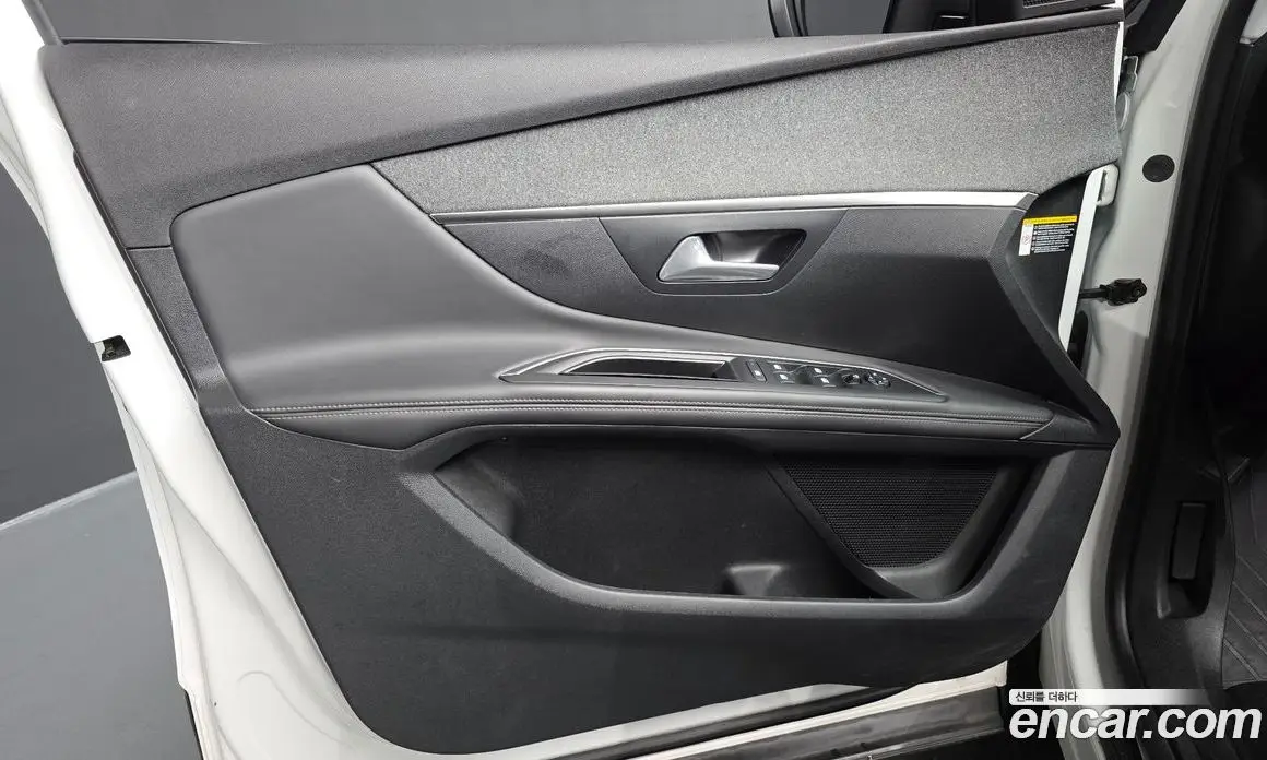 Peugeot 3008 2018 1.6 автомат (гидро), фото 27