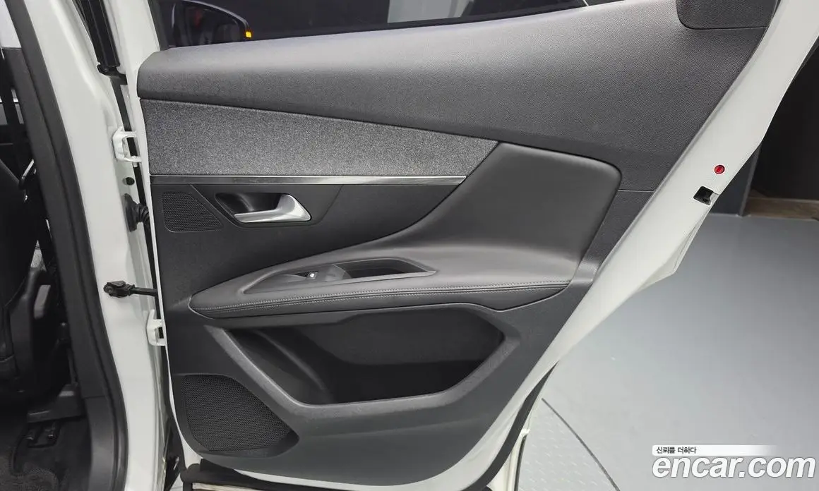 Peugeot 3008 2018 1.6 автомат (гидро), фото 30