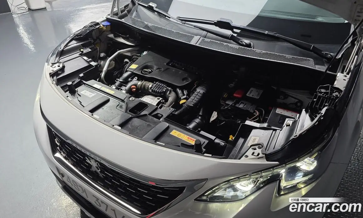 Peugeot 3008 2018 1.6 автомат (гидро), фото 6