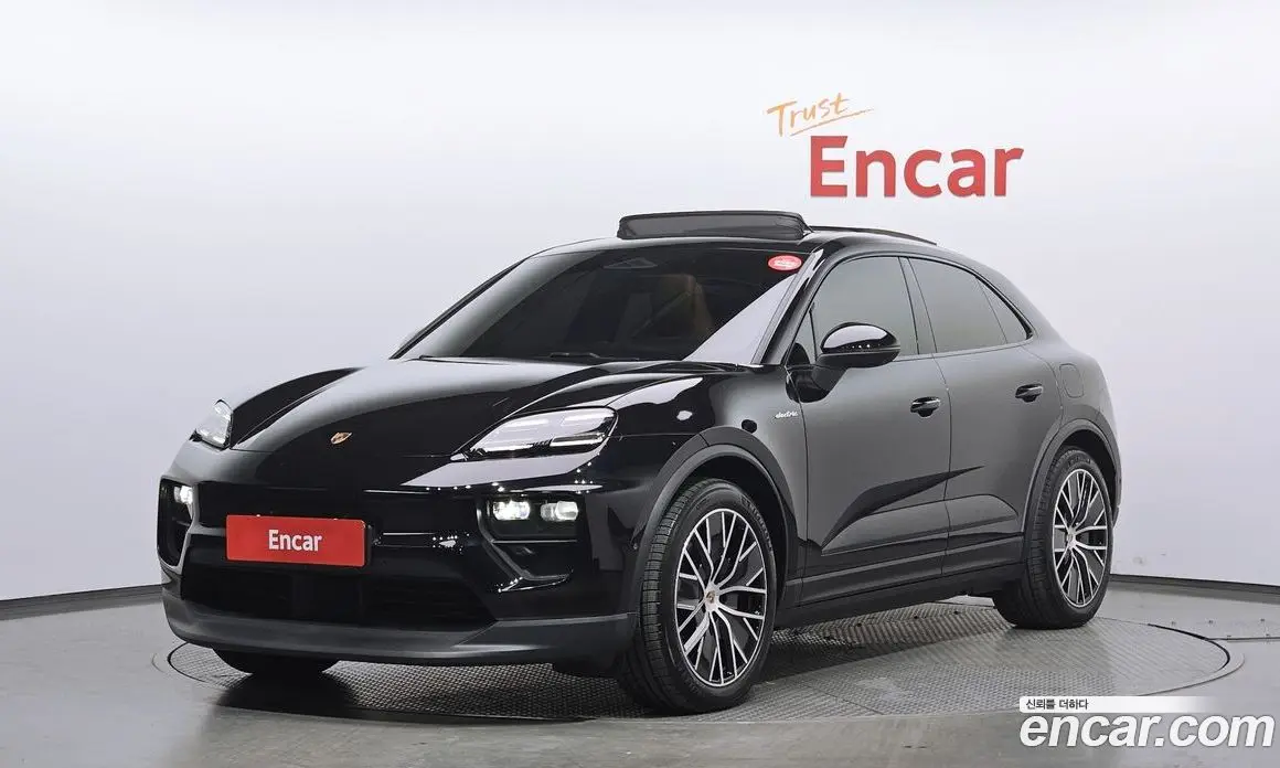 Porsche Macan 2025 0.2 автомат (гидро), фото 1 Porsche Macan 2025 0.2 автомат (гидро), фото 1